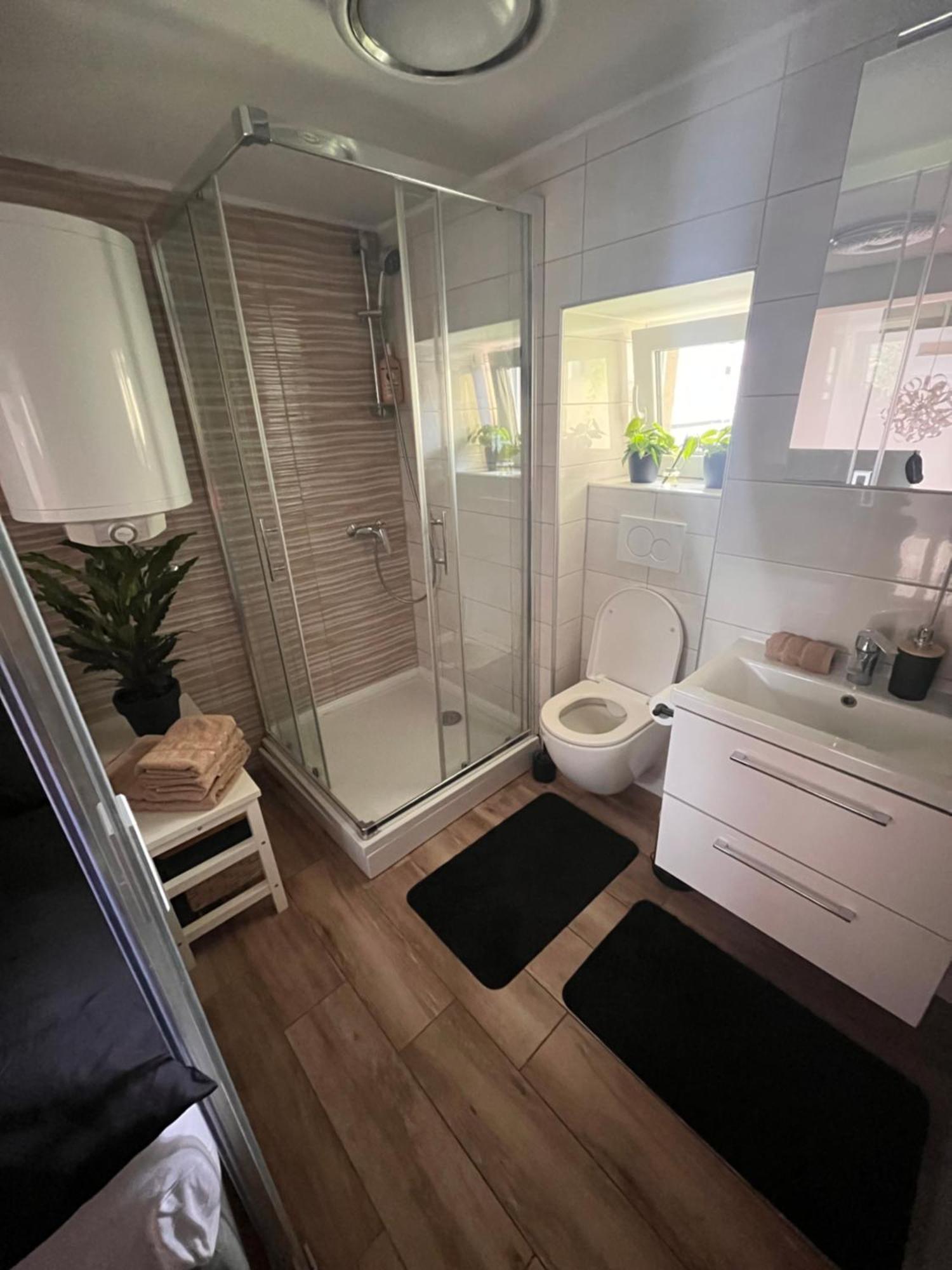 Lilan Apartment Марибор Екстериор снимка